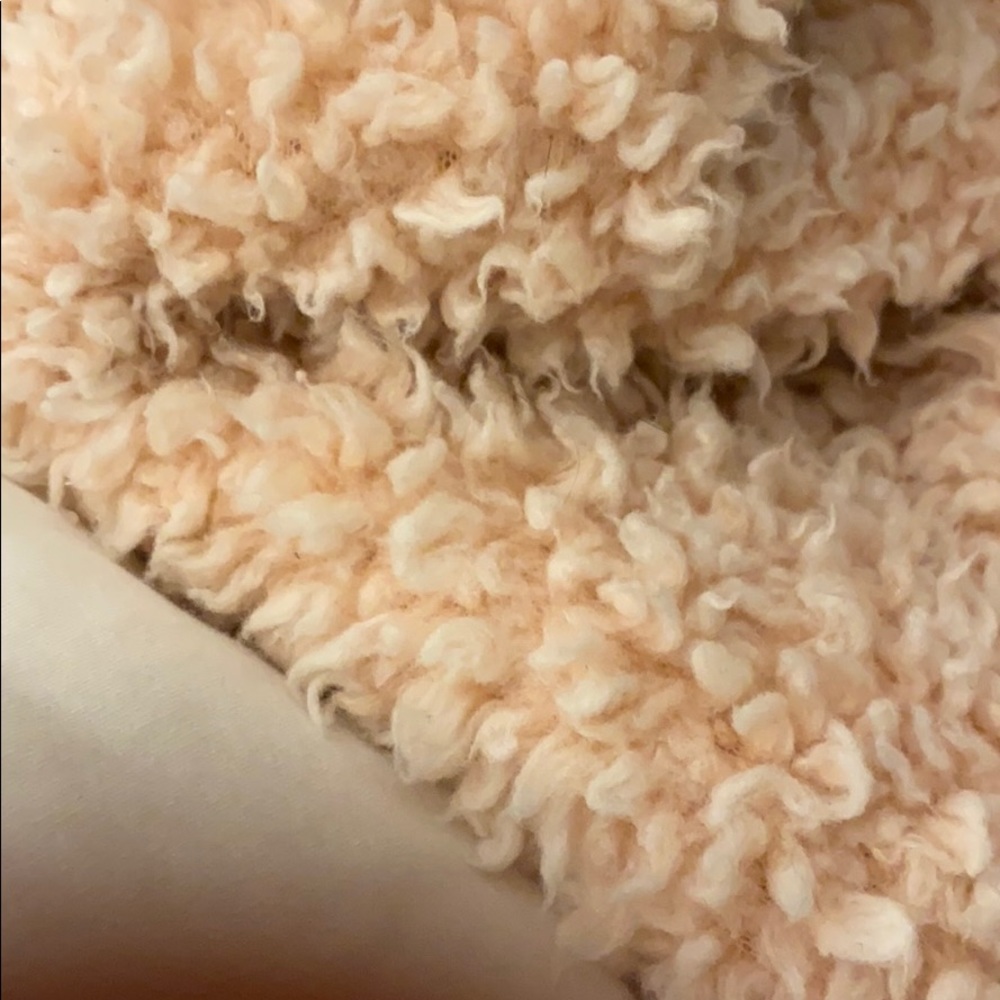 Meet your Posher, Davis